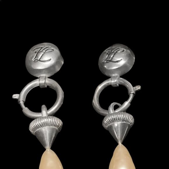 Vintage Karl Lagerfeld silver logo long dangle pearl clip earrings 1980’s runway - Picture 7 of 16